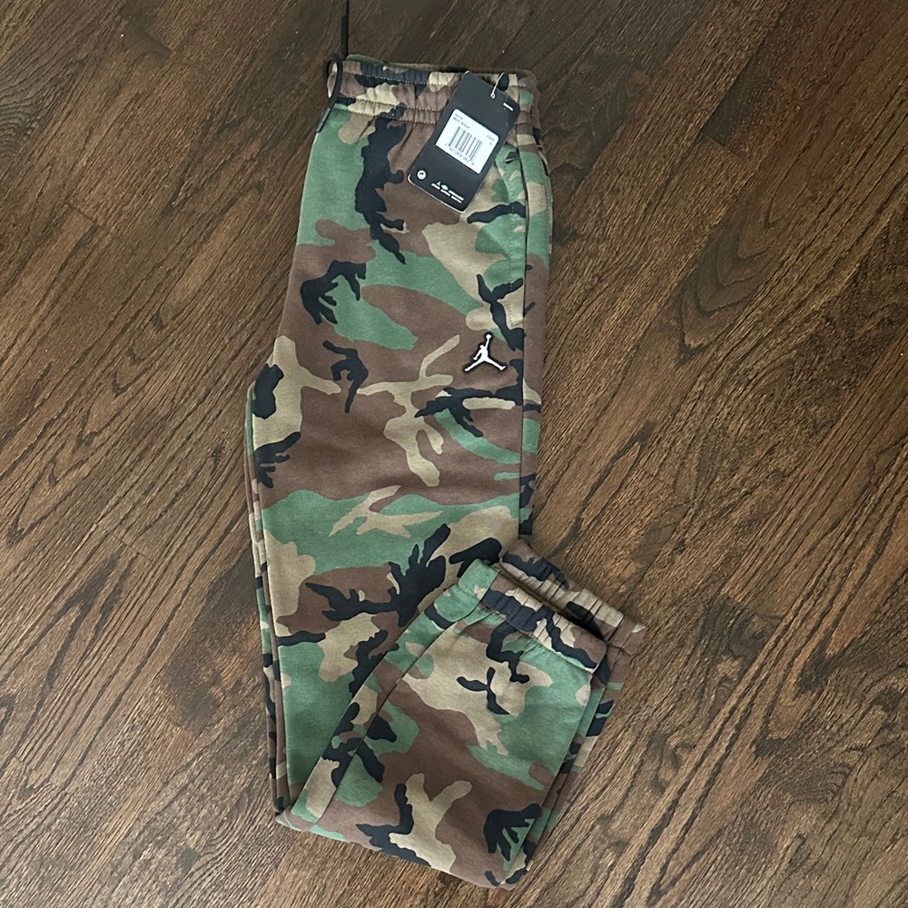 **NEW W/TAGS**Jordan Green and Brown Camouflage Joggers